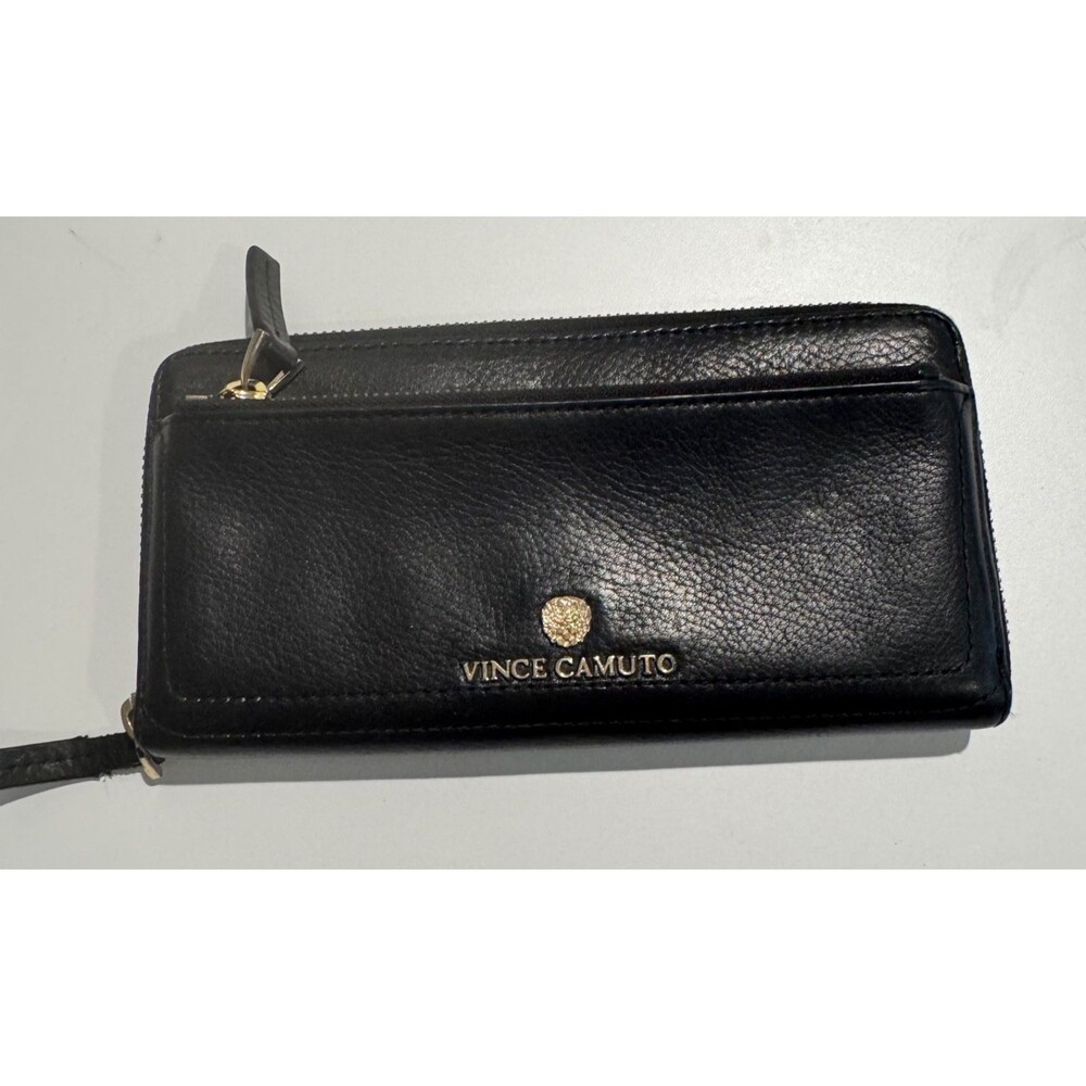 Vince Camuto Black Leather Wallet Gold tone Hardware Zip Around